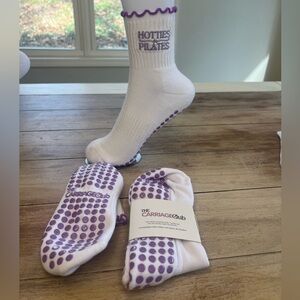 Hotties do Pilates Purple Ruffle Grip Socks
